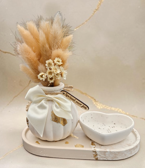 Geschenkbox beige met label speciaal voor jou