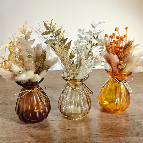 Vaasje met droogbloemen - Veel liefs