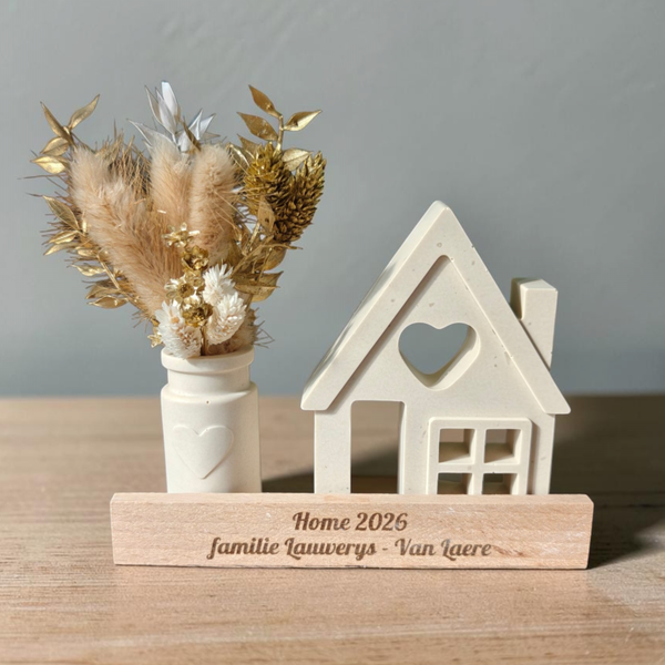 Huisje, vaasje en droogbloemen 'gepersonaliseerd' familienamen