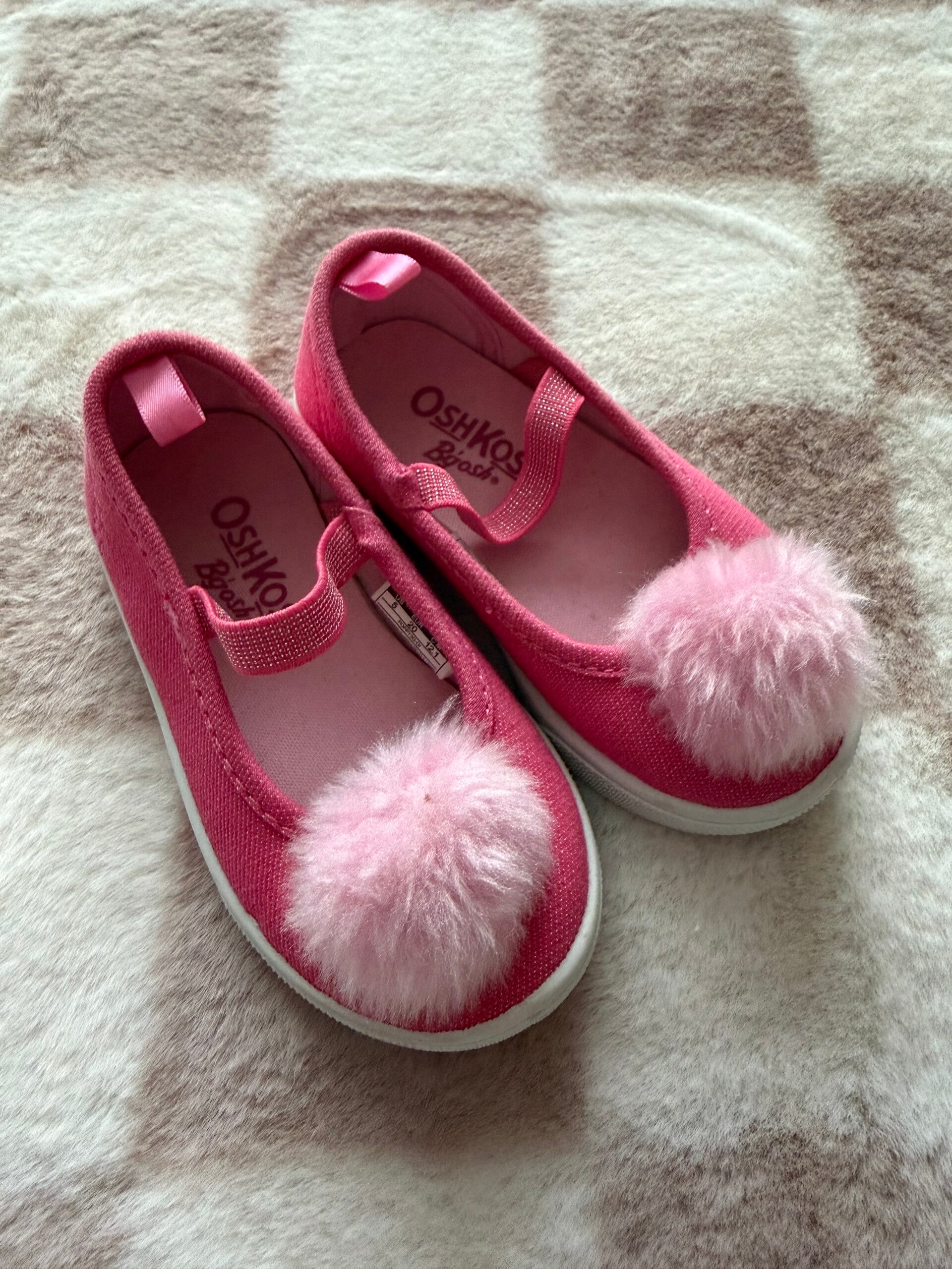 Oshkosh schoenen maat 20