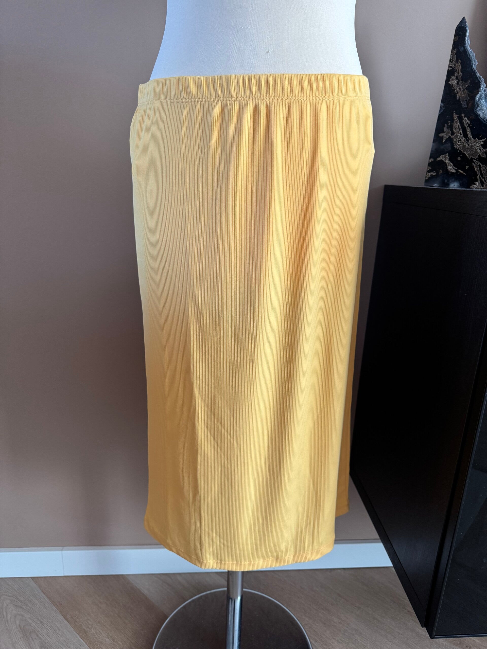 Vero moda rok maat L