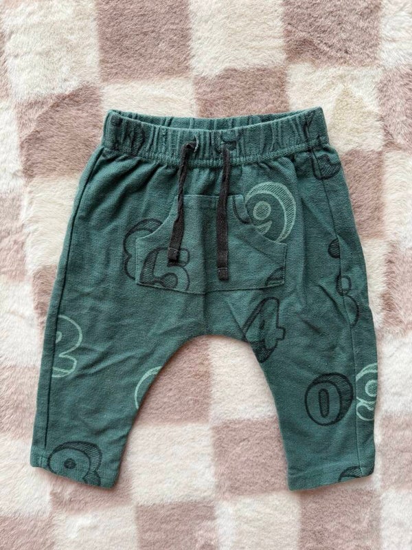 Hema broek maat 68