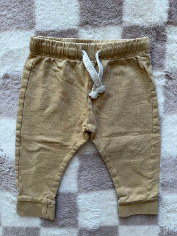Hema broek maat 74
