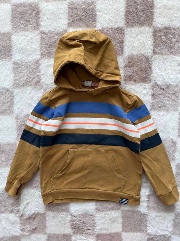 B.Nosy hoodie maat 104