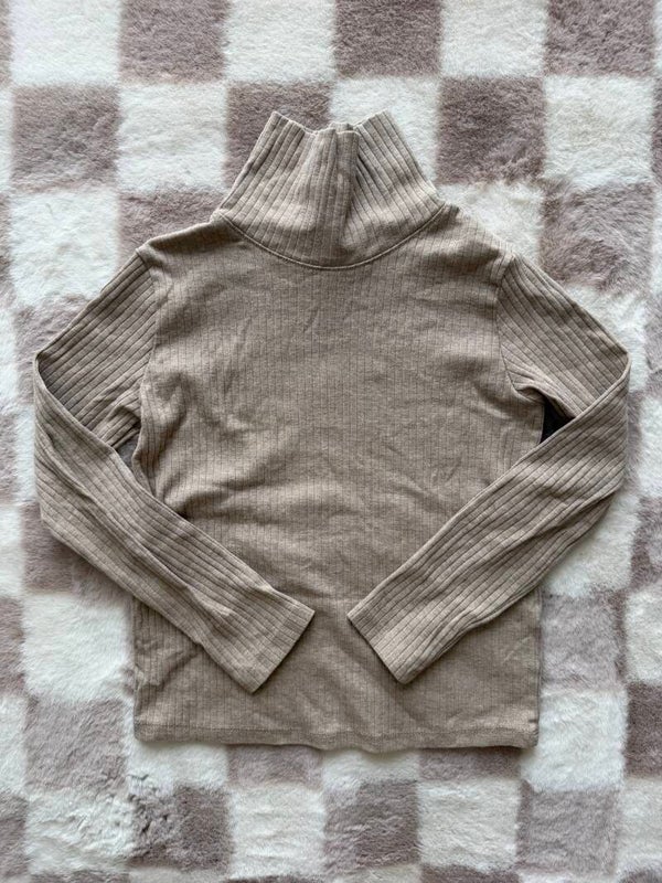 H&M shirt maat 122/128
