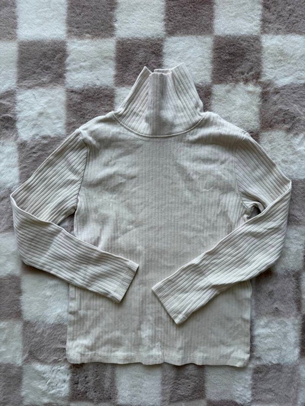 H&M shirt maat 122/128