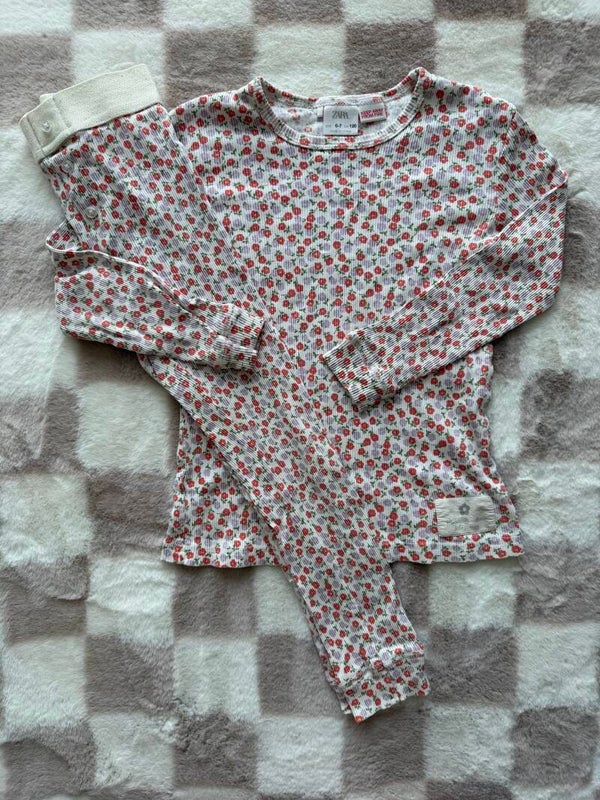 Zara pyjama maat 6-7