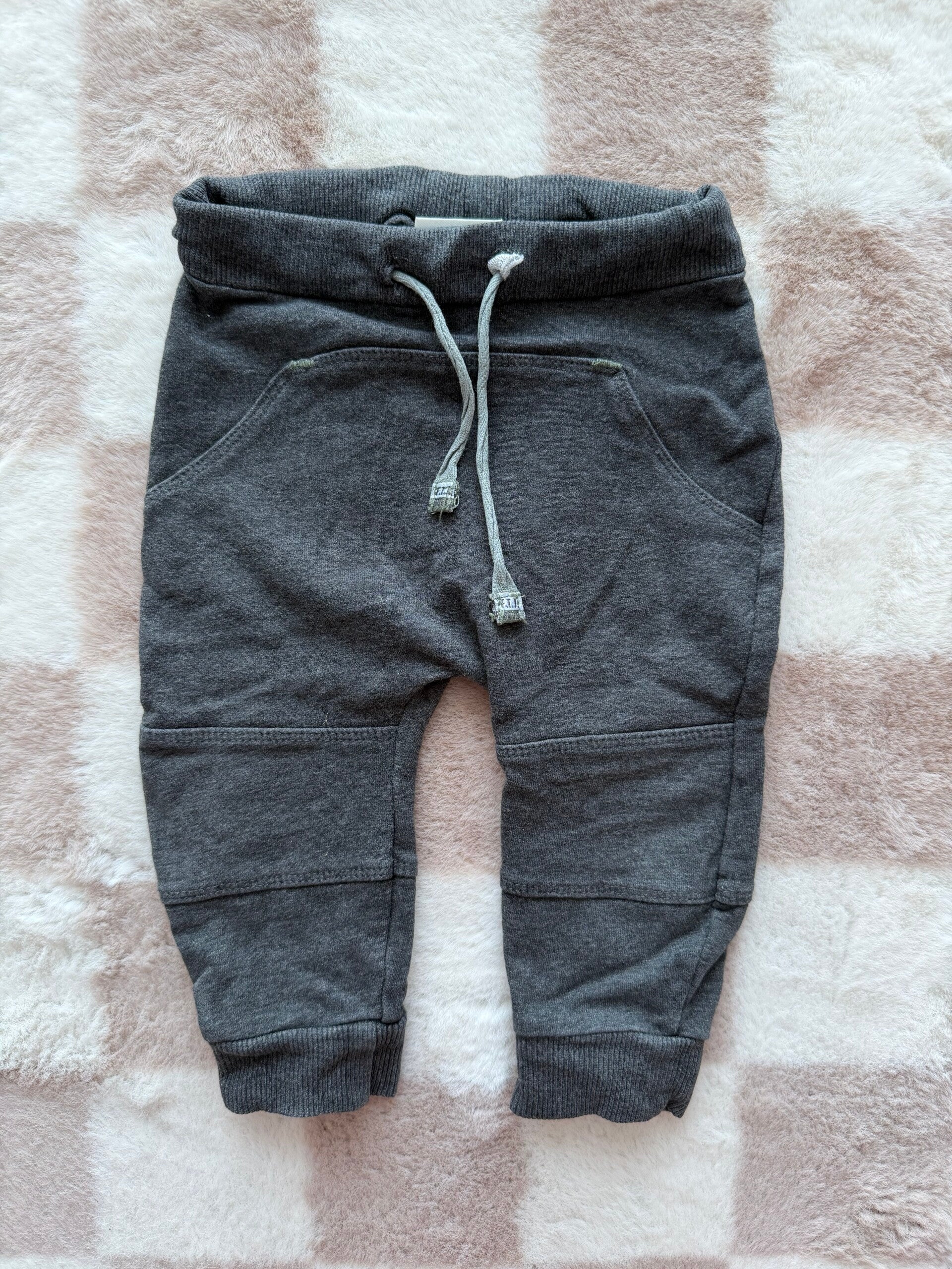 Feetje broek maat 68
