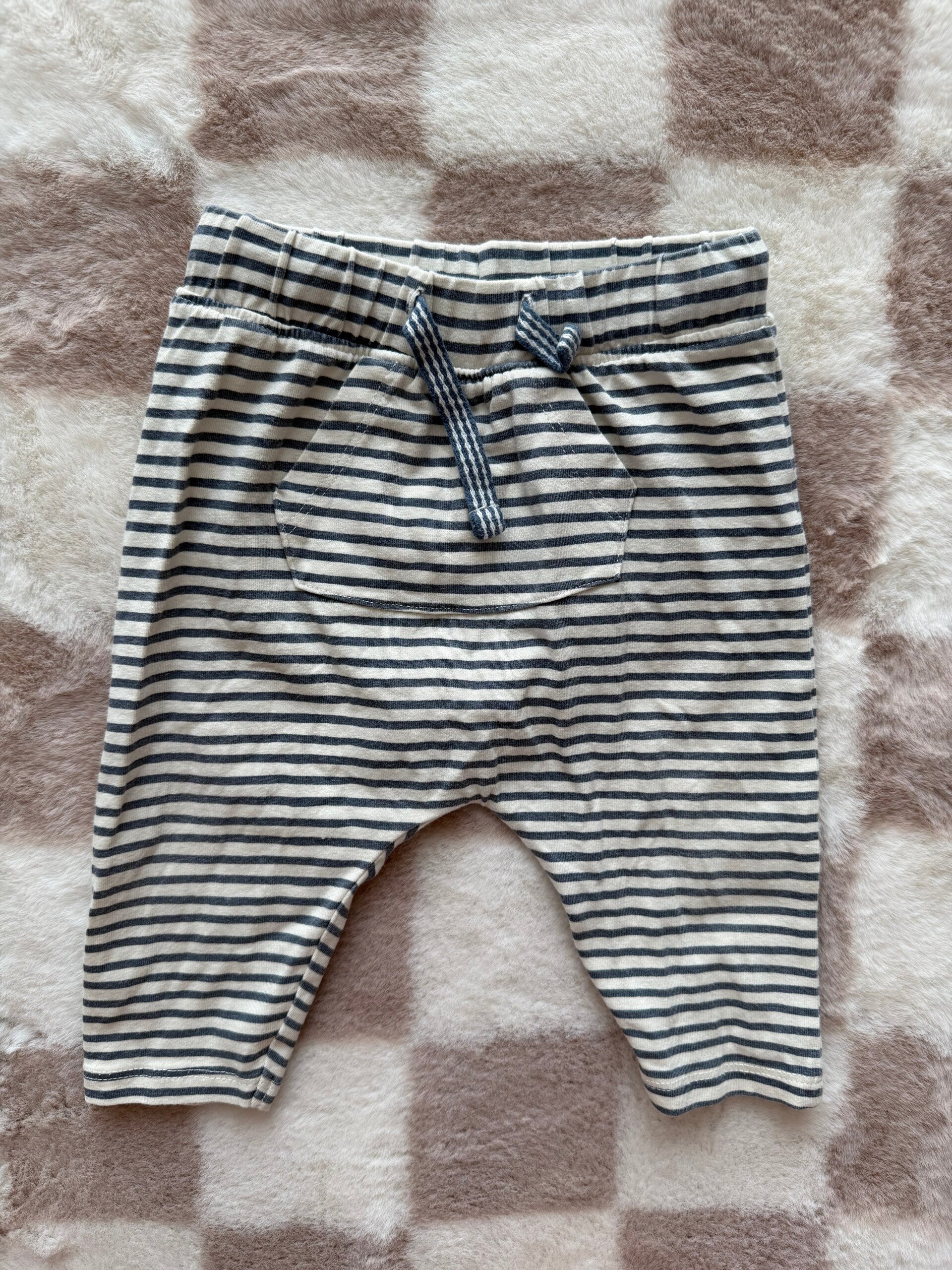 Hema broek maat 62