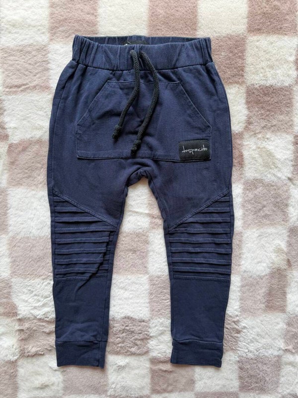 Despacito broek maat 110