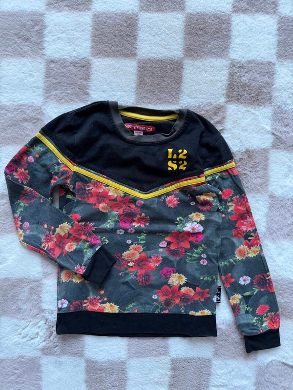 Love station 22 shirt maat 110/116