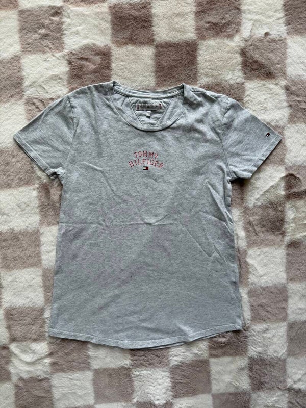 Tommy Hilfiger shirt maat 140