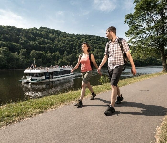 Wandelen en varen bij de Rursee