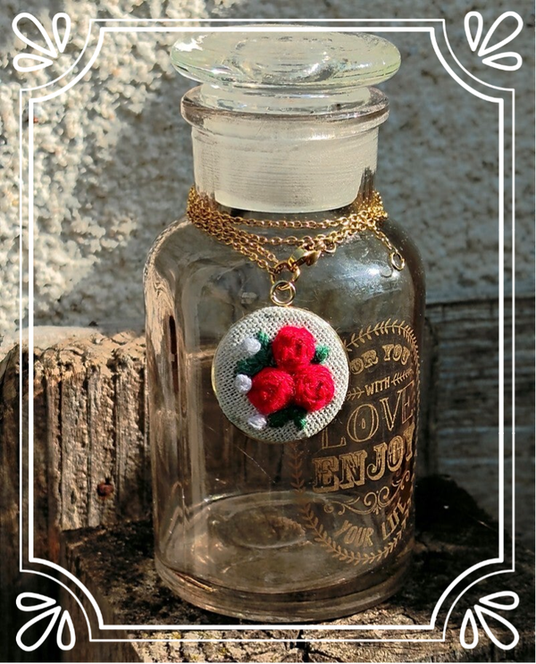 Pendentif Roses rouges