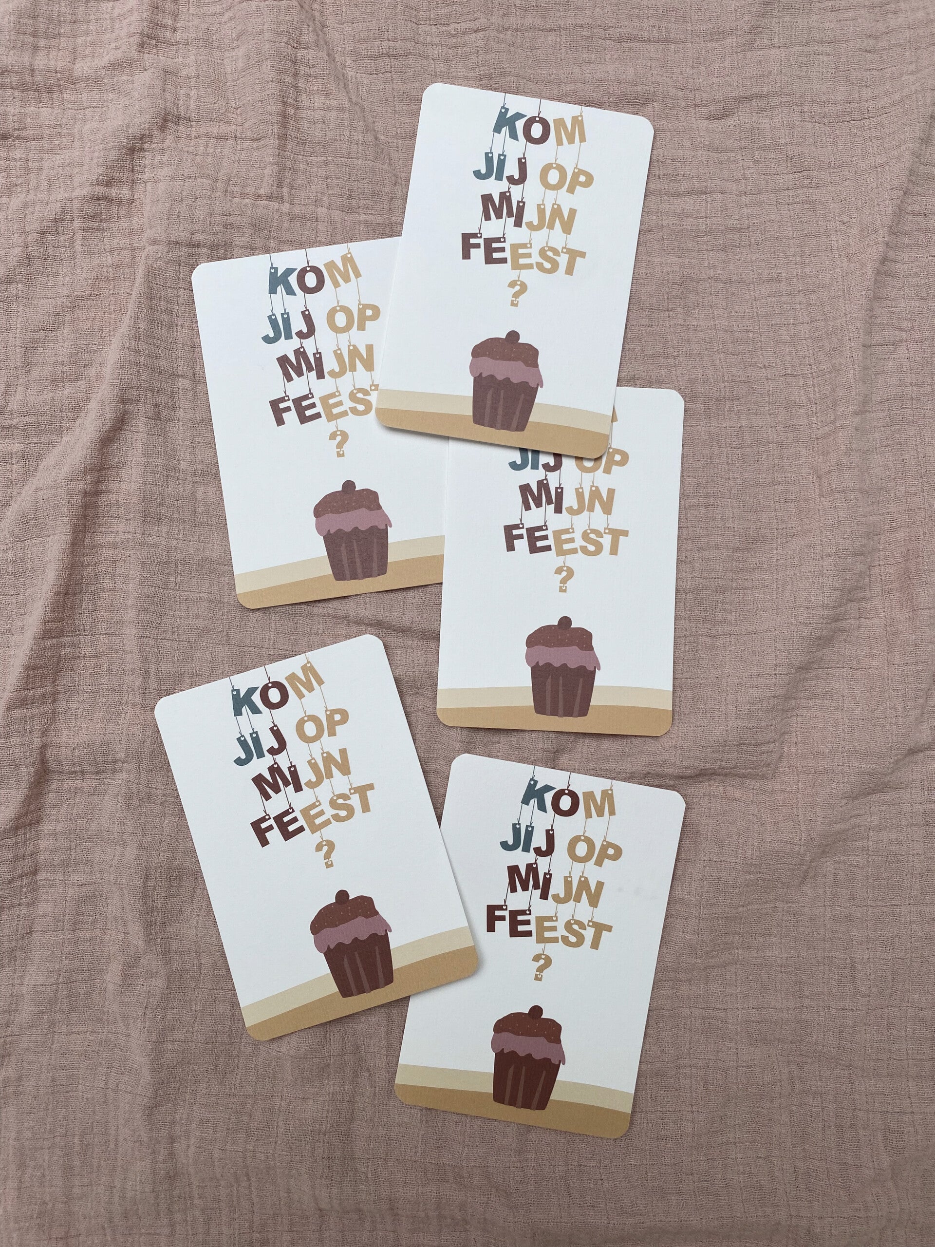 Uitnodigingskaarten kinderfeestje cupcake