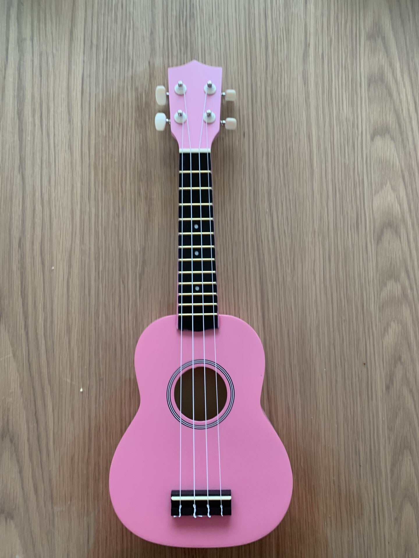 Ukulele pakket kleur Roze met accessoires