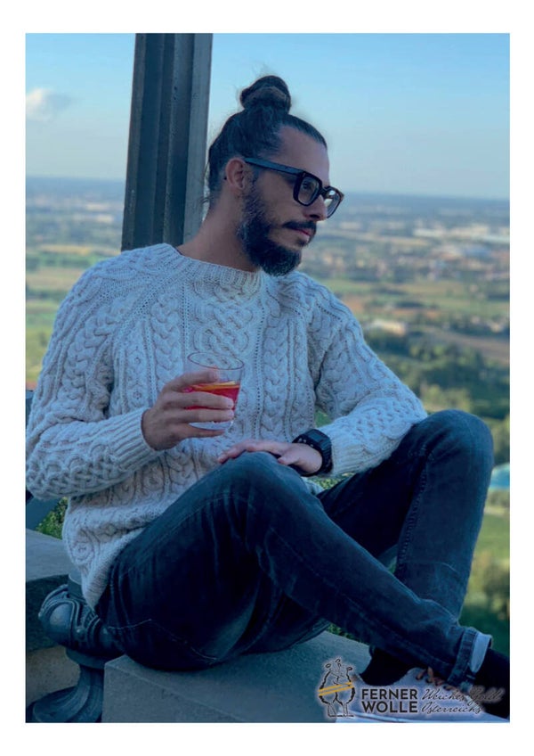 Raglanpulli mit Zopfstreifen mit Vielseitige 125 gestrickt