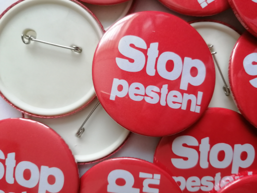 Buttons 'Stop pesten'
