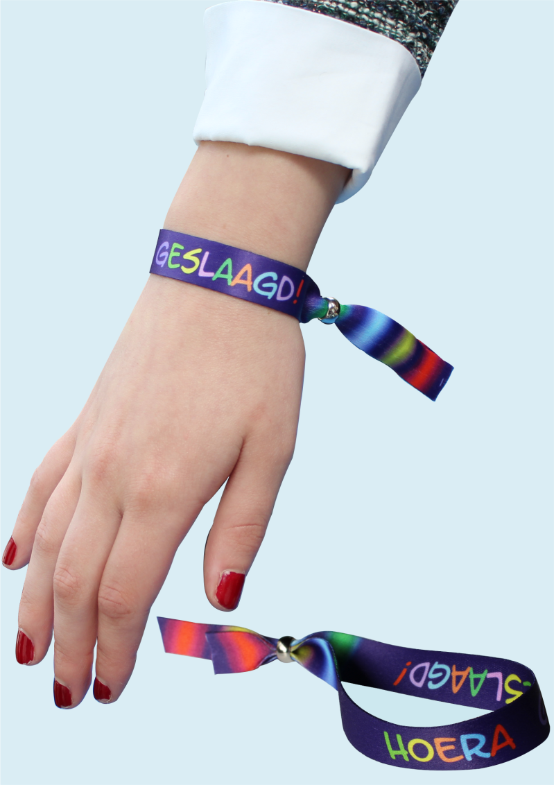 Armbandje 'Hoera geslaagd'