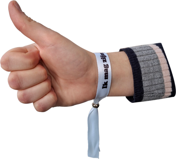 Wit polsbandje 'Zijn wie je bent'