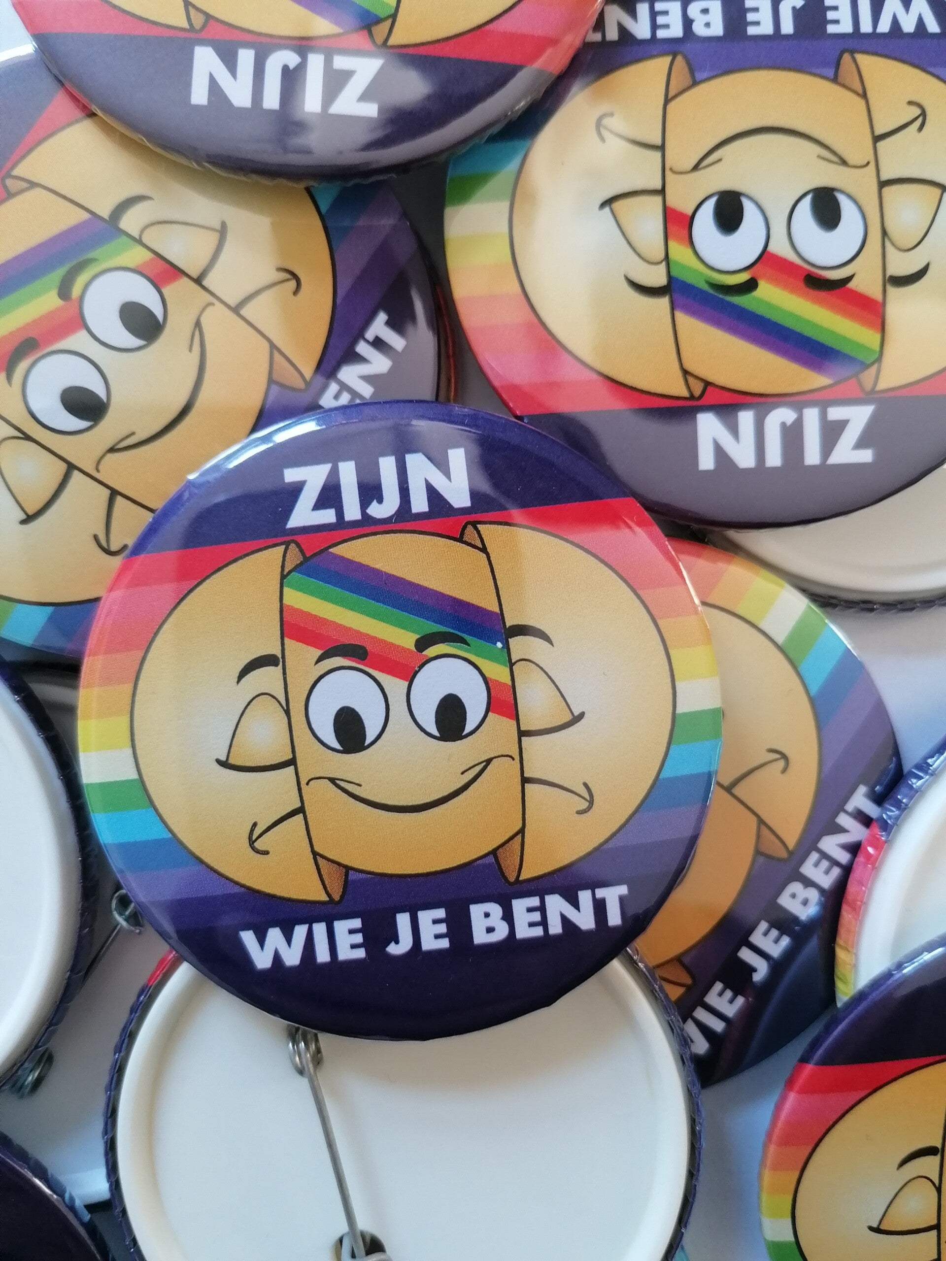 Paarse Vrijdag buttons voor school over respect, inclusie en jezelf mogen zijn