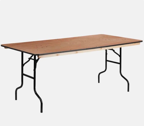 6’ Rectangular wood table / Table rectangulaire en bois 6’