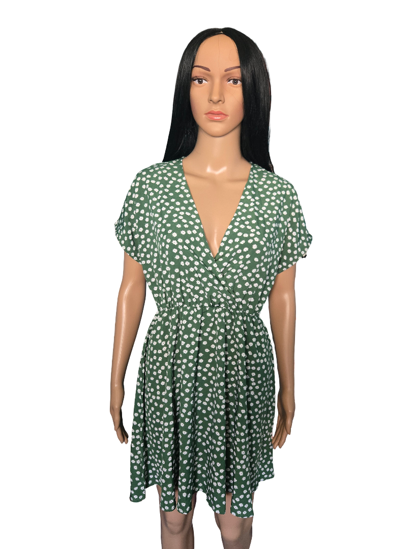 Robe verte à fleurs coupe fluide