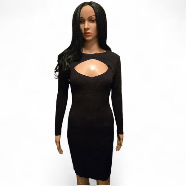 Robe moulante noire à découpe