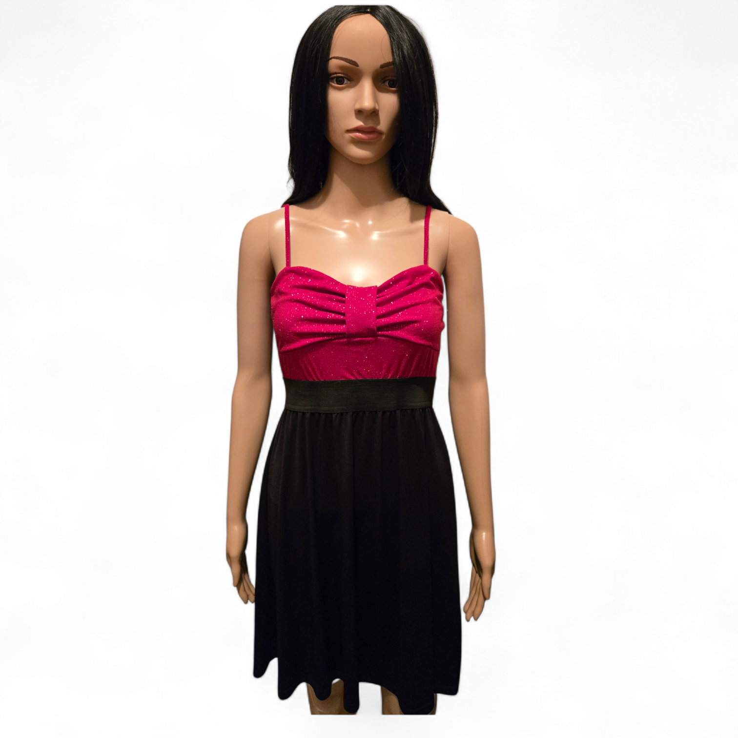 Robe rouge et noire bretelles fines