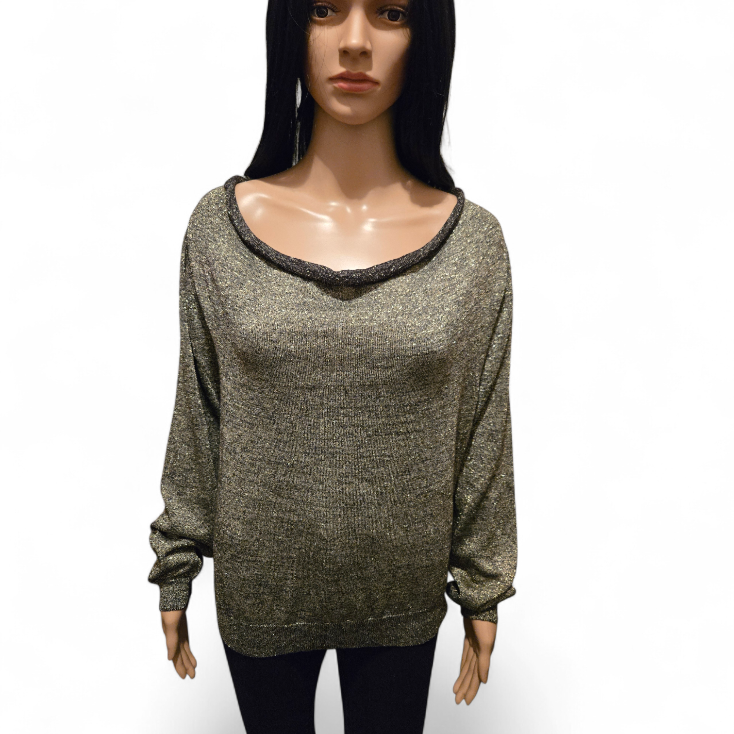 Pull maille doré brillant col large