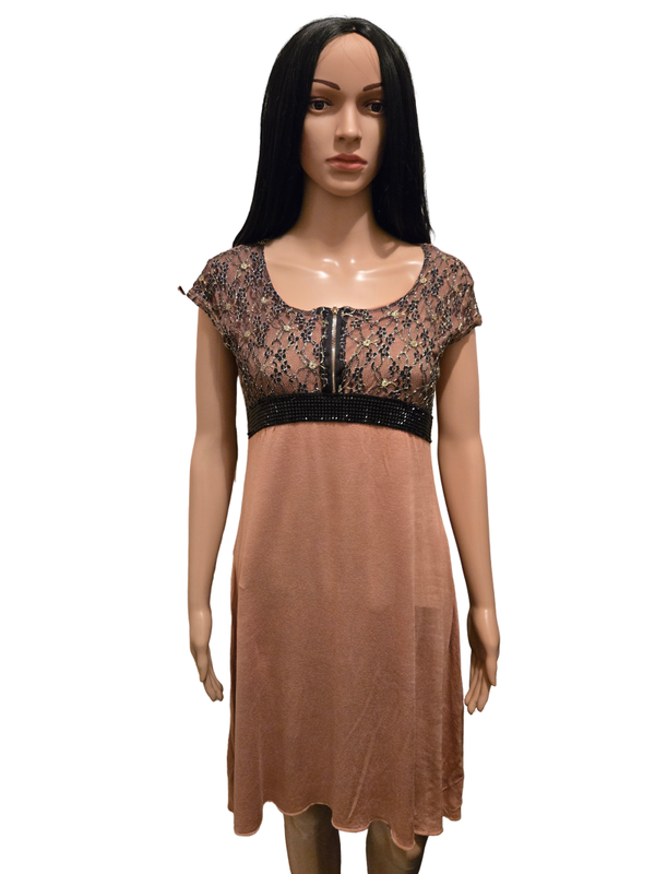 Robe marron avec dentelle – Élégante & originale ✨