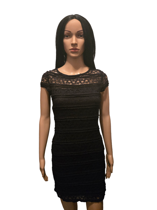 Robe noire dentelle élégante – Coupe ajustée