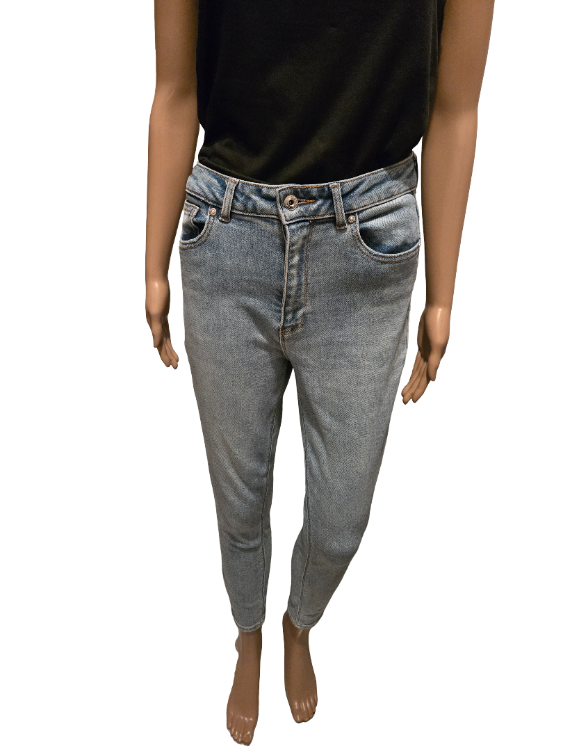 Jean femme bleu clair coupe slim – basique intemporel