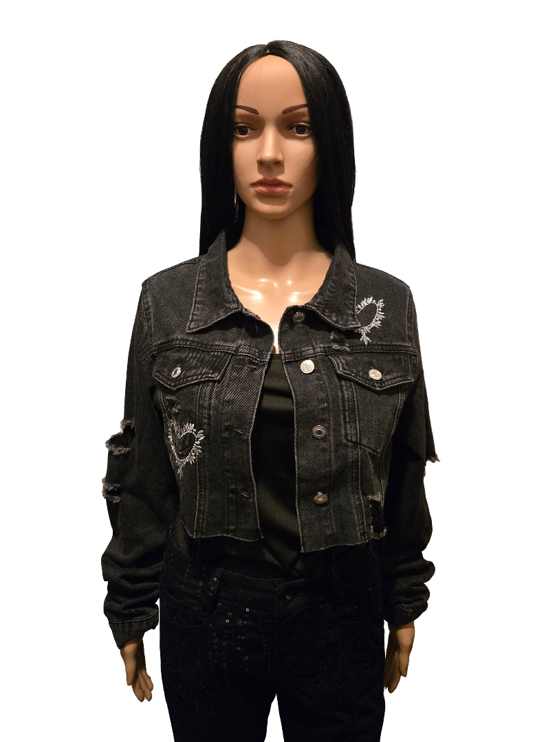 Veste en jean noire cropped brodée – style rock / streetwear