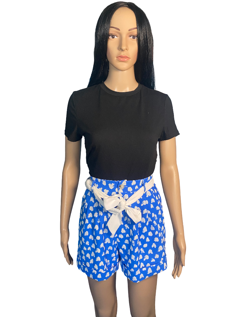 Short bleu imprimé cœur avec ceinture