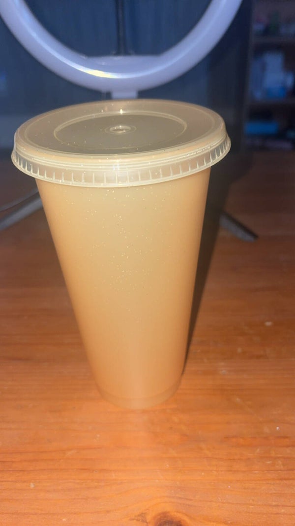 colour changing cup with ice cold water
