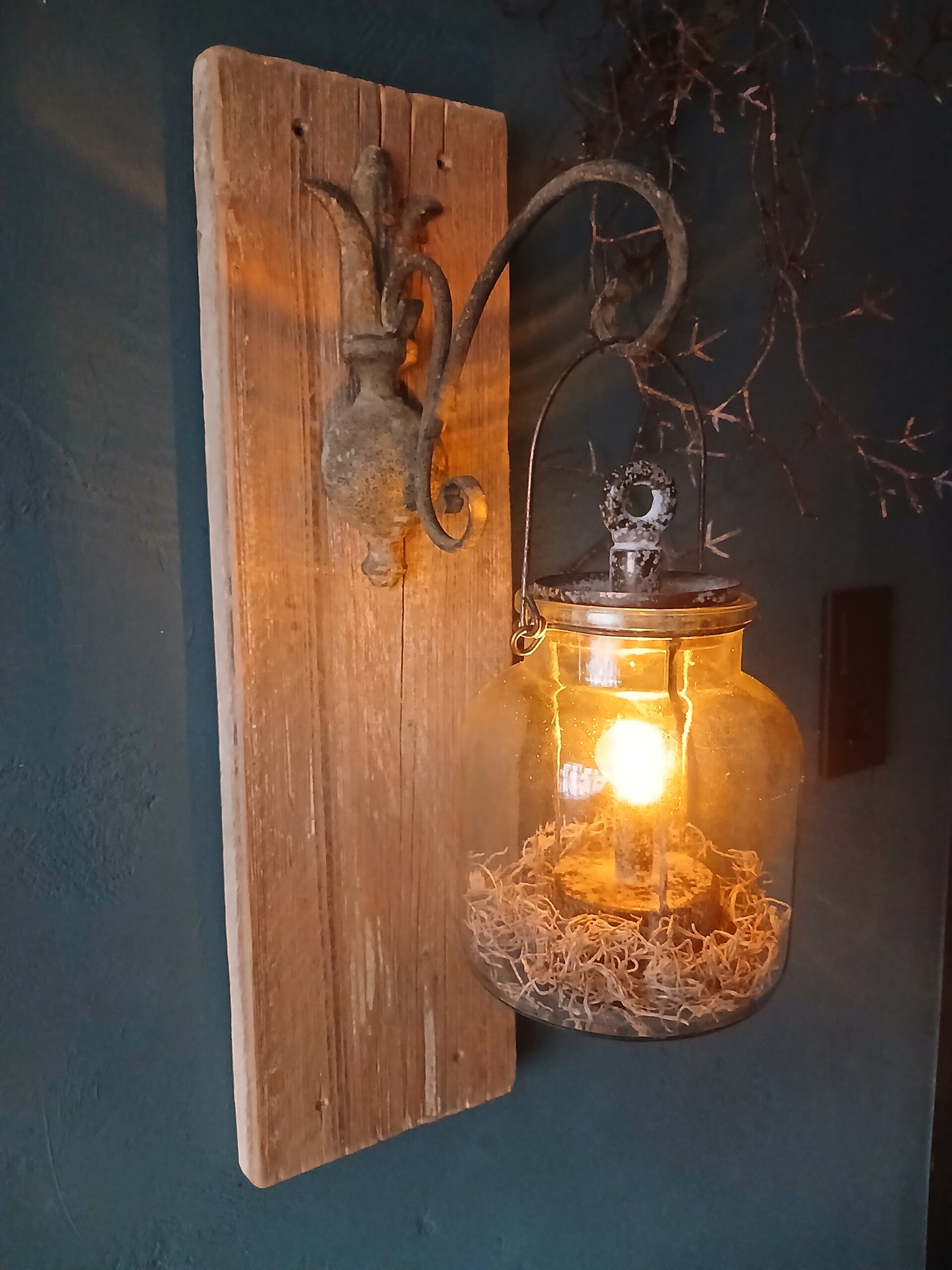 Houten Wanddecoratie met Glazen Windlicht