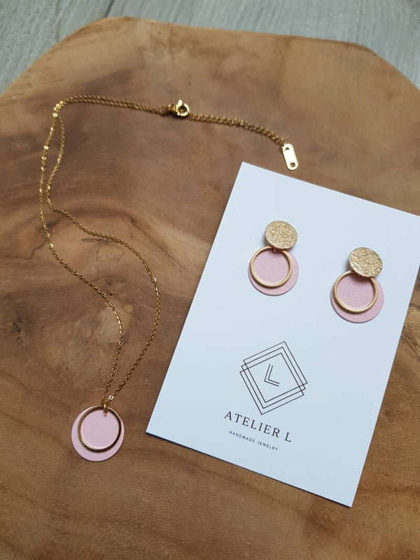 Set Lou oorbellen en ketting