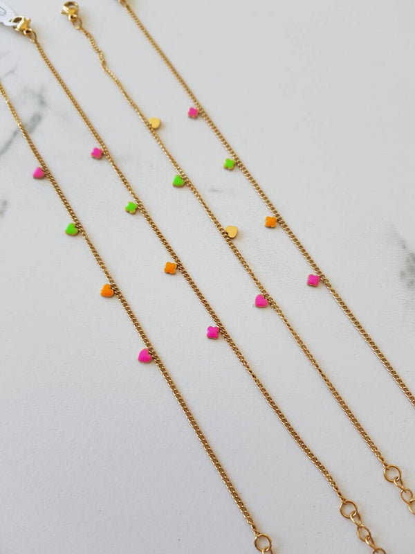 Fijn armbandje met kleur