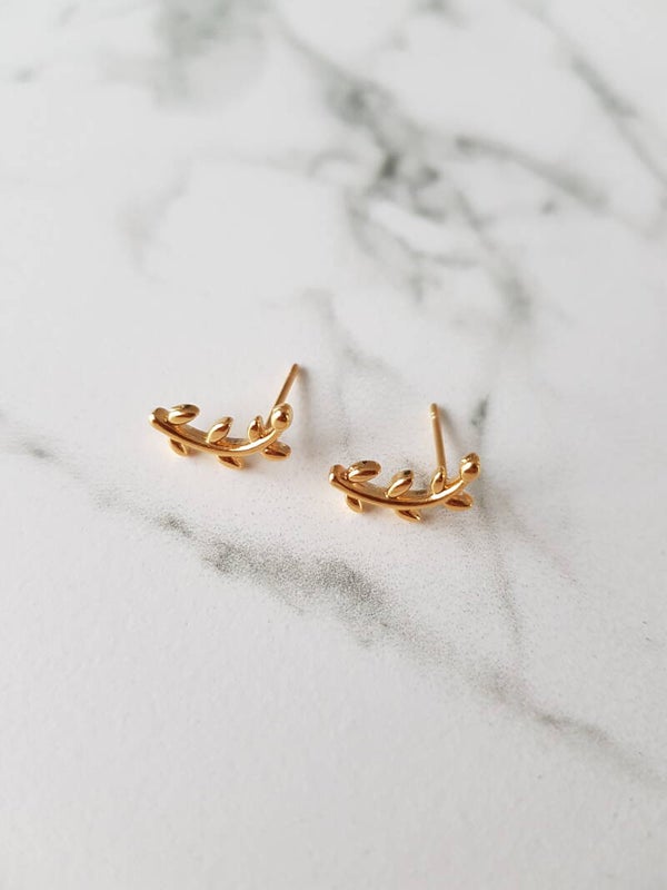 Stud golden leaf fine