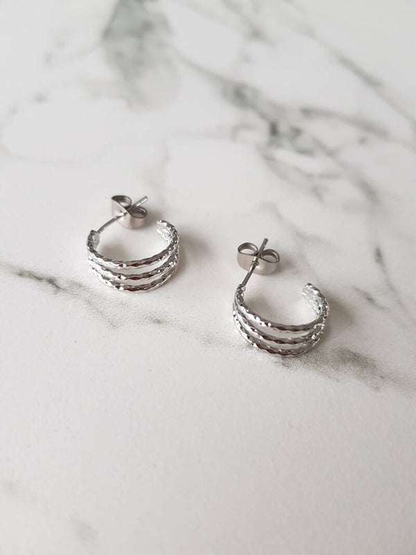 Multi hoop gehamerd zilver