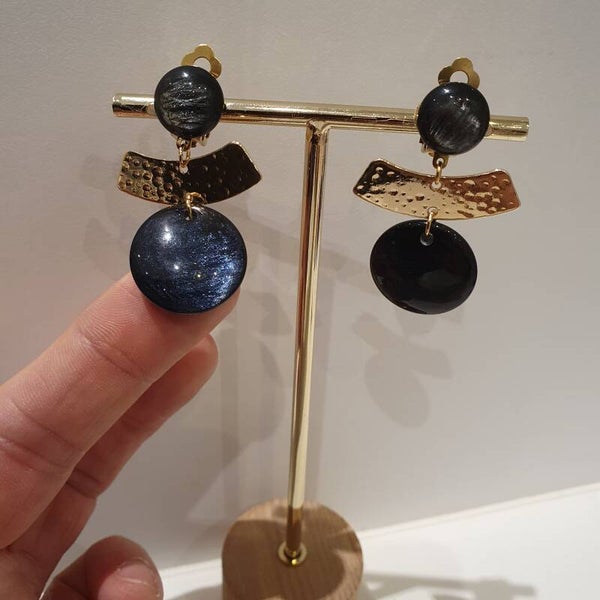 Luxe Black & Blue Clip-Oorbel!