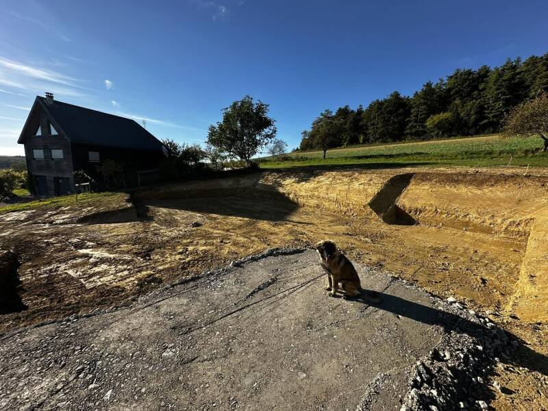 Terrassement d’un terrain pour maison individuelle à Clémencey avec création d’une plateforme