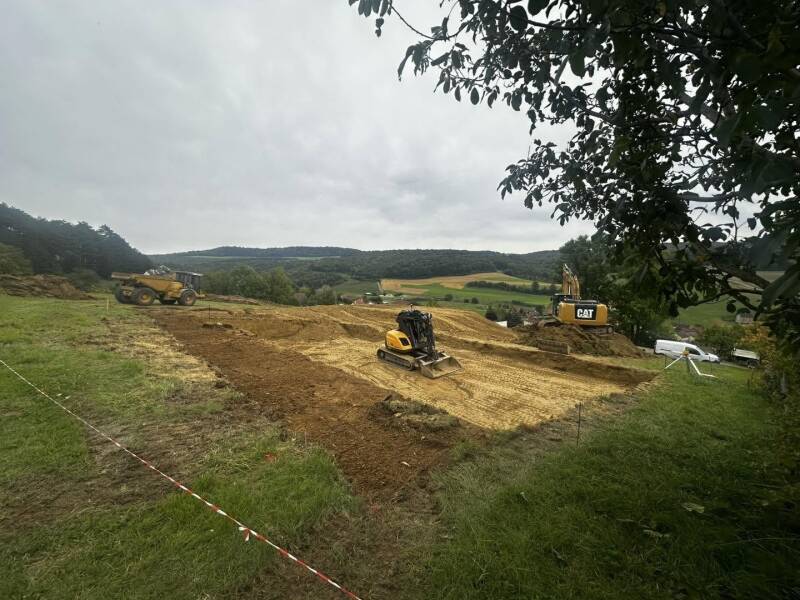 Vue générale d’un chantier de terrassement pour maison individuelle à Clémencey en Côte-d’Or