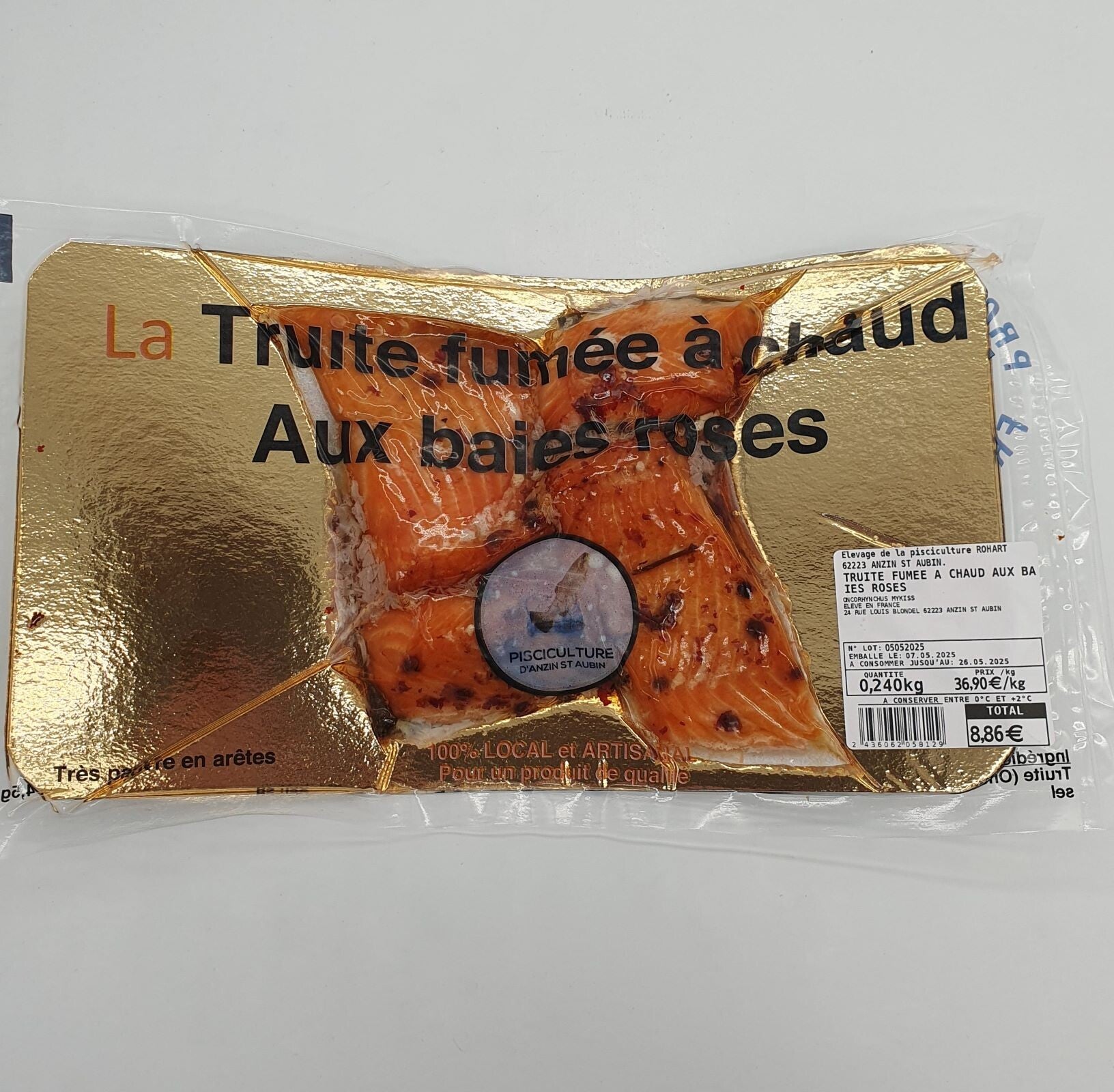 Truite fumée à chaud aux baies roses