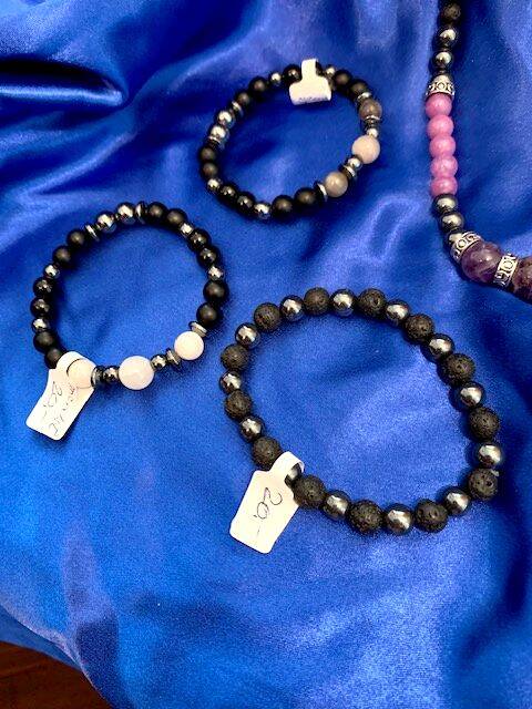 Armbänder mit dem Heilstein Hämatit