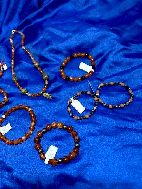 Halskette und Armbänder mit dem Heilstein Karneol
