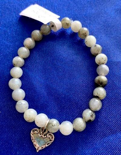 Amband mit dem Heilstein Labradorit und einem Herzanhänger