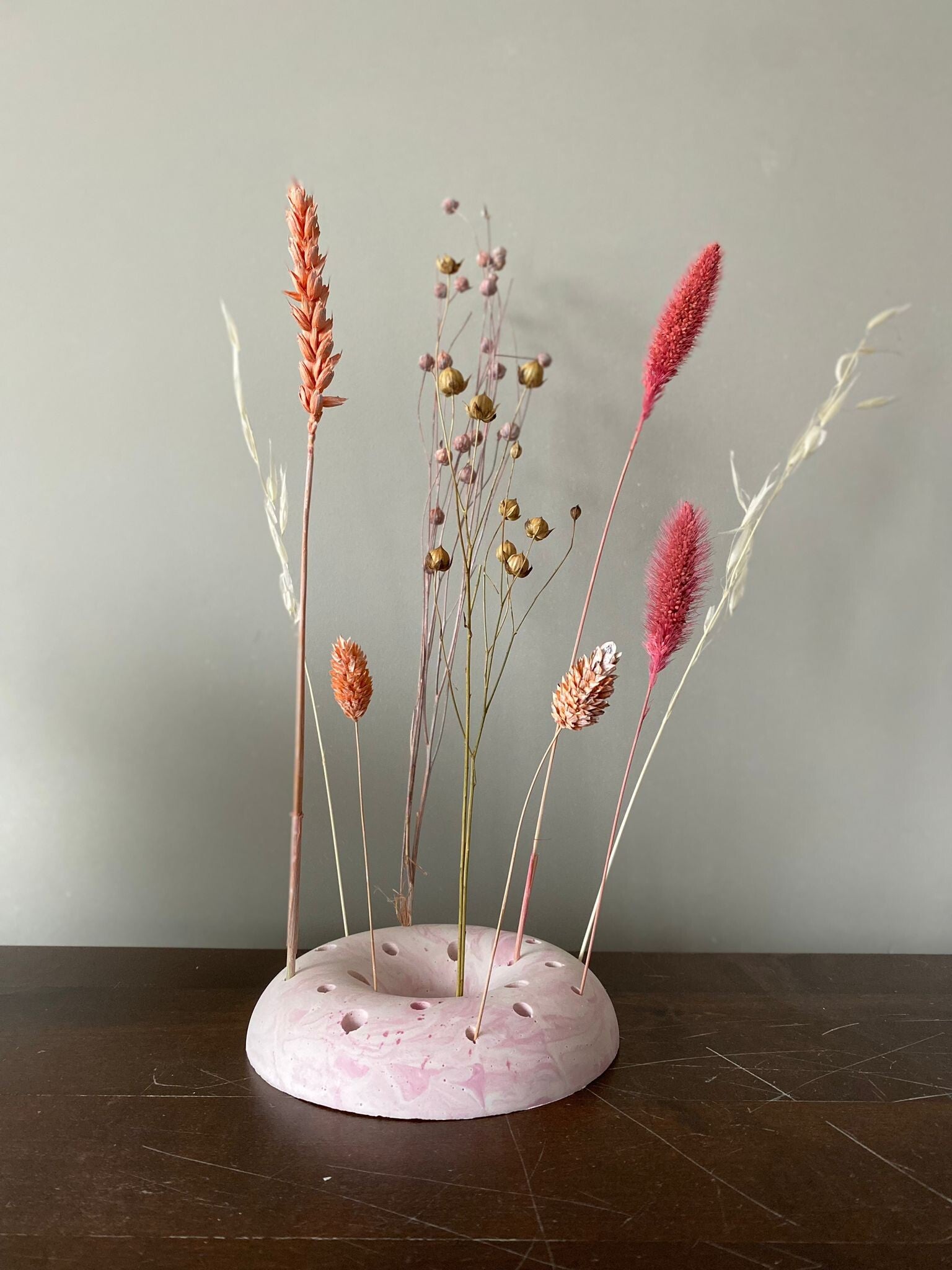 Donut vaasje met droogbloemen