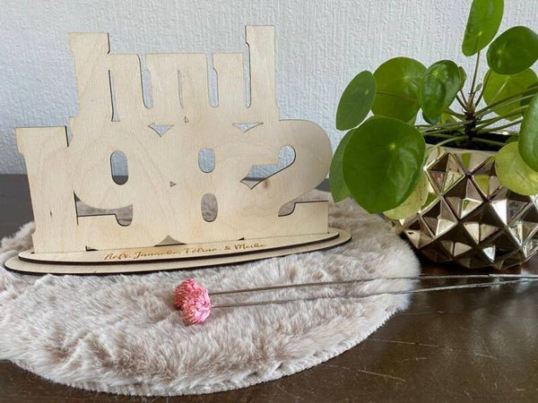 Naambordje Hout met geboortejaar